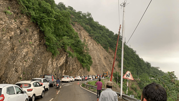 Mussoorie marooned after Dehradun floods; roads collapse, patients trapped, hotels offer free stay