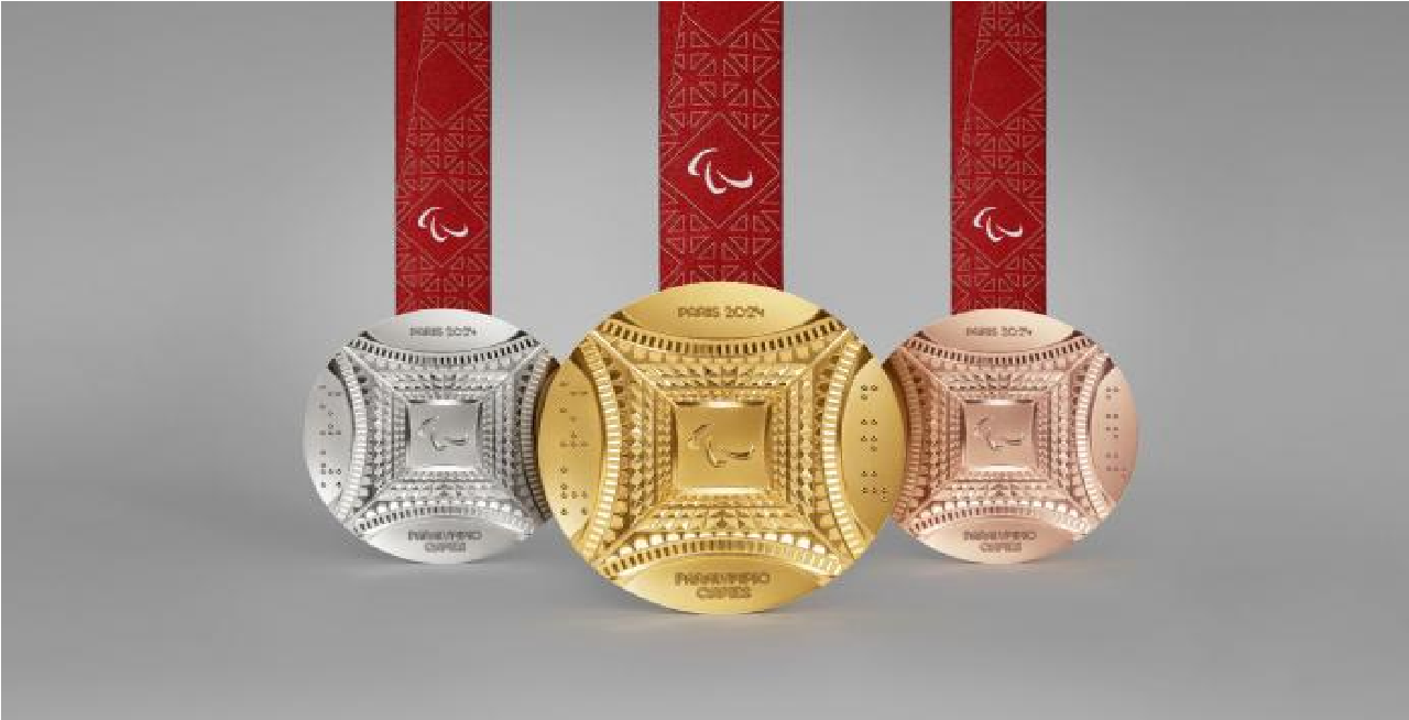 Chinese Snowboarder Carried Off on Stretcher After Olympic Crash; Injuries Not Serious